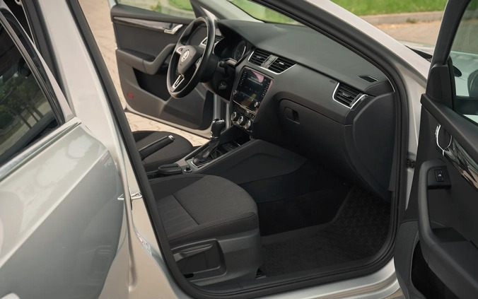 Skoda Octavia cena 55900 przebieg: 205000, rok produkcji 2017 z Płock małe 781